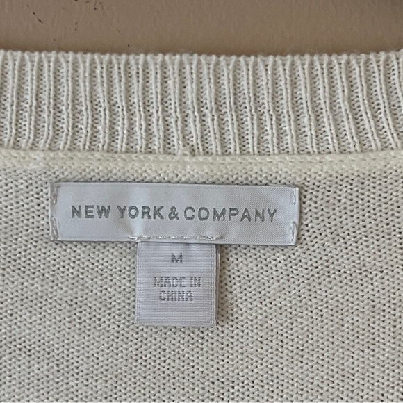 NY & CO | Cream Studded Snowflake Knit Sweater Sz M - Picture 4 of 6